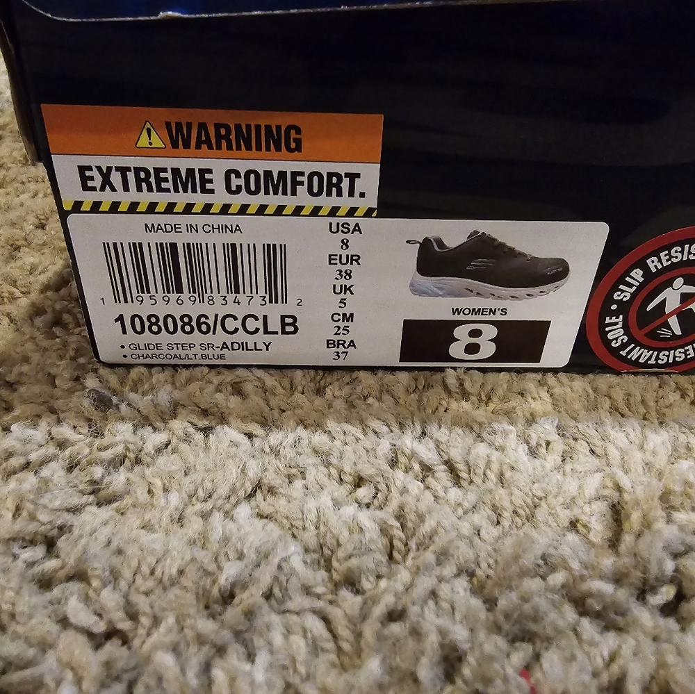 New in Box Ladies Sketchers Work Shoes